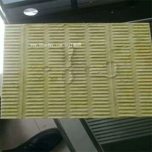 �R�����≦������