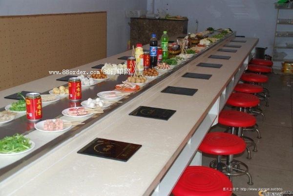 池州回轉(zhuǎn)火鍋設(shè)備廠家 旋轉(zhuǎn)火鍋設(shè)備價(jià)格 自助小火鍋設(shè)備