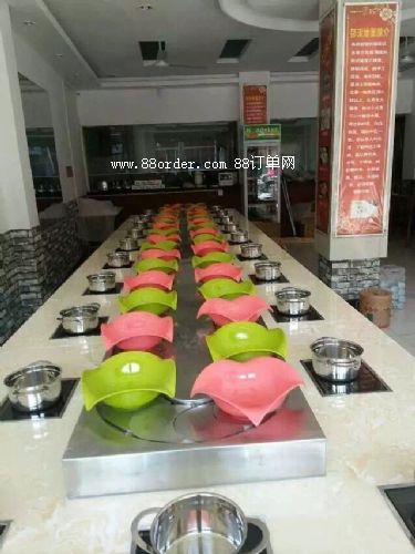 鎮(zhèn)江旋轉(zhuǎn)自助火鍋設(shè)備廠家