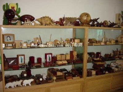 ���B�׺�ľ��Ʒ�l(f��)չ���޹�˾