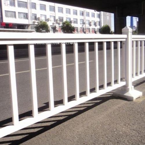 ��·��߅���bС�^(q��)���x��ײ�o(h��)������·��ȫ���o(h��)�W(w��ng)