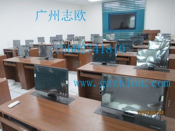 ־�W�����X�Ͻ��yɫ������������һ�w��X��