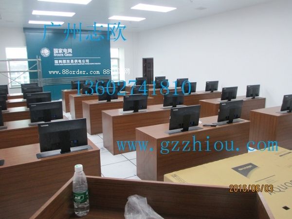 志歐機房專用顯示屏隱藏升降電腦桌