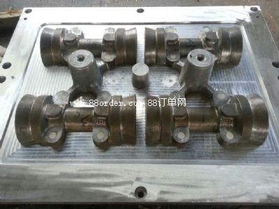 鑄造水平線模具