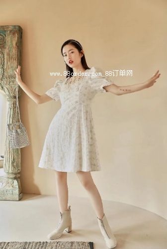 杭州時(shí)尚輕奢原創(chuàng)設(shè)計(jì)師N-ONE夏品牌撤柜折扣尾貨庫存批發(fā)走