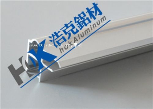 產(chǎn)品名稱:3.4cm非開(kāi)啟香檳色鋁合金型材 產(chǎn)品參數(shù): 材質(zhì)