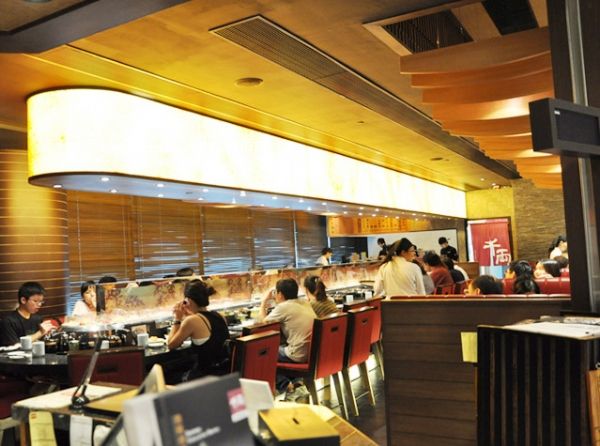 單軌的自助旋轉火鍋設備 回轉自助火鍋設備價格優(yōu)惠