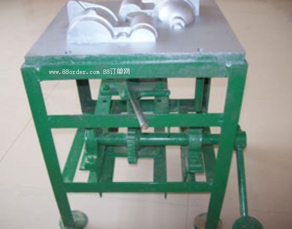 供應優(yōu)質頂箱機