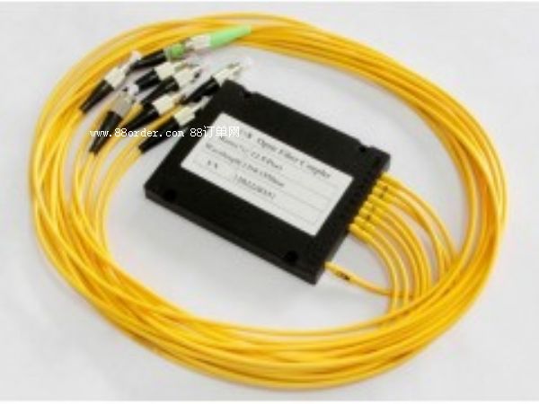 電信級(jí)SC1分8尾纖式光分路器 盒式分光器