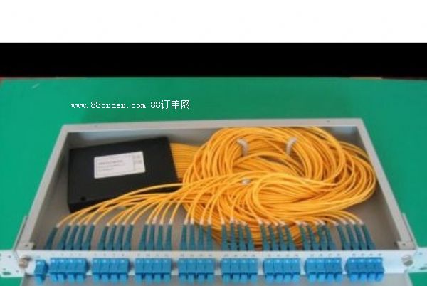 1分32機(jī)架式光纖分路器 FC機(jī)架式光分路器